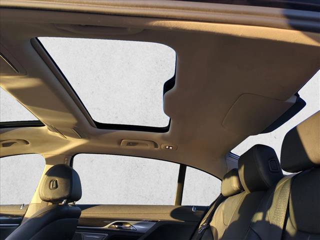 Used 2017 BMW 740i image 20