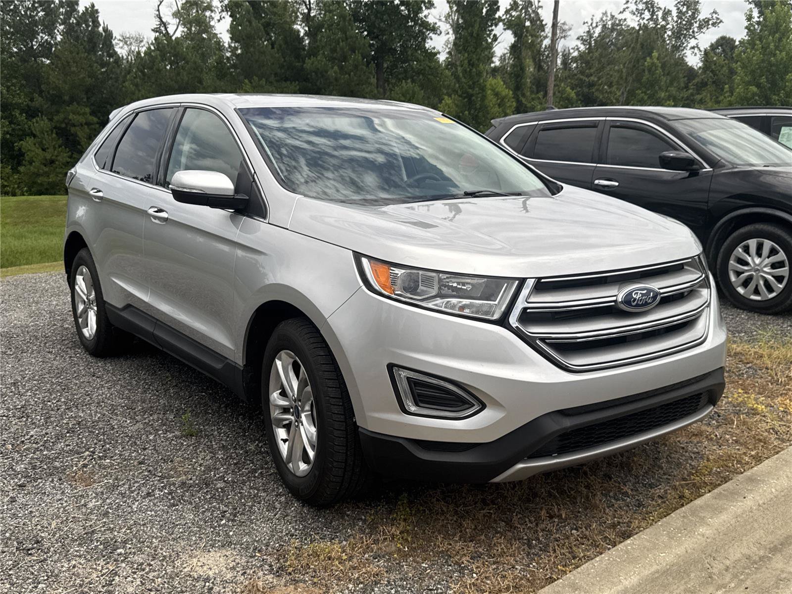 Used 2018 Ford Edge SEL w/ Equipment Group 201A FWD image 2