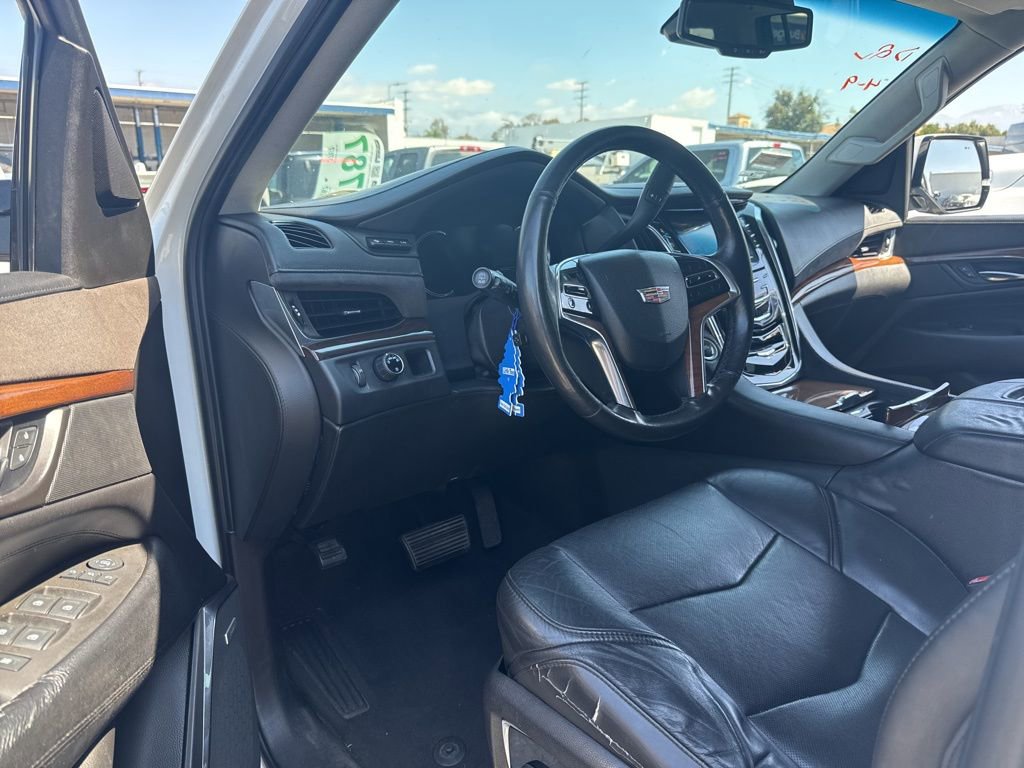 Used 2016 Cadillac Escalade ESV Luxury image 5