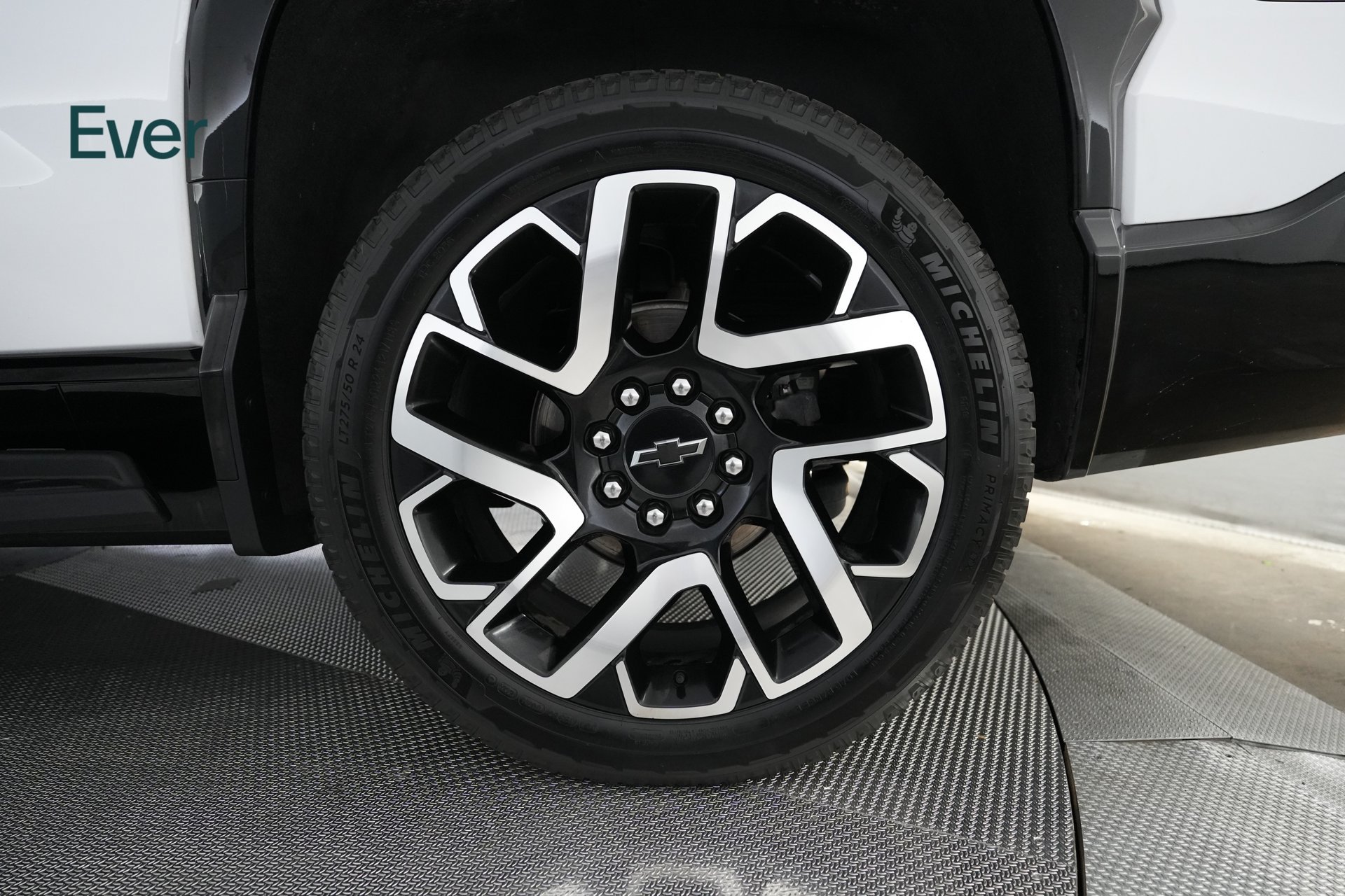 Used 2024 Chevrolet Silverado EV RST AWD/4WD image 10