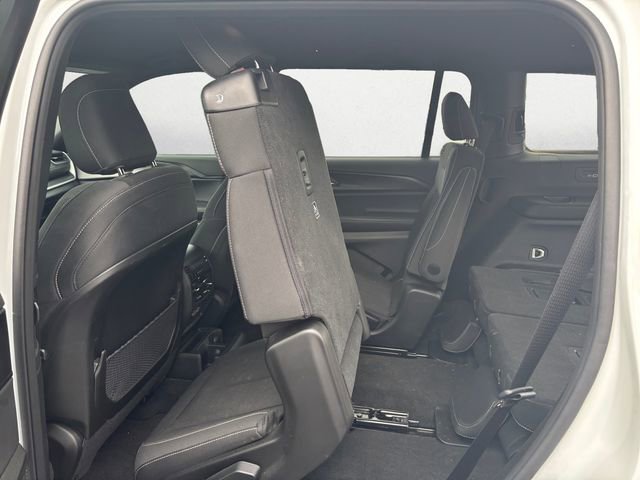 Used 2025 Jeep Grand Cherokee L Laredo w/ Luxury Tech Group I image 25
