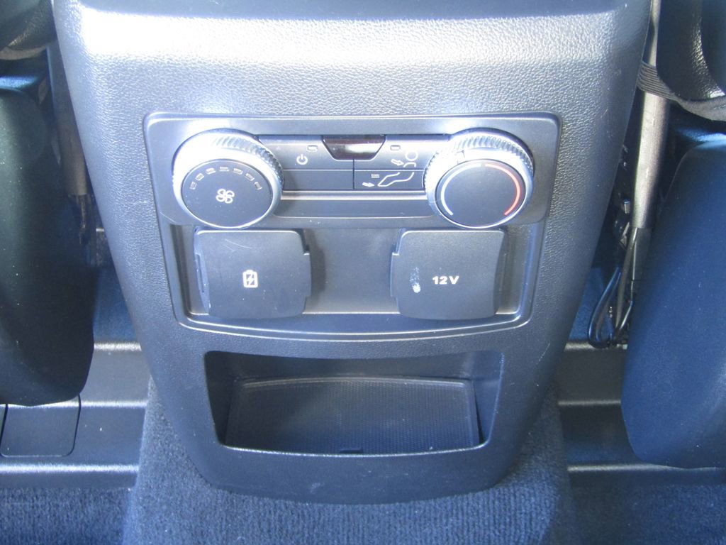 Used 2020 Ford Explorer XLT w/ Equipment Group 202A image 32
