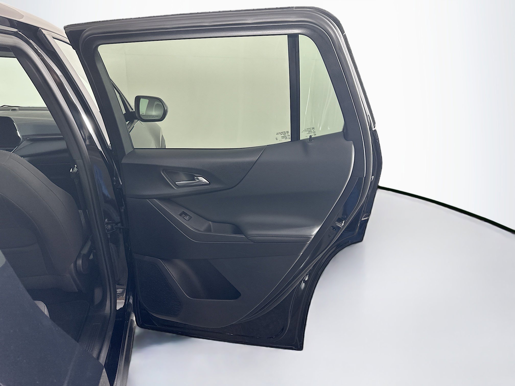 Used 2025 Chevrolet Equinox LT image 30