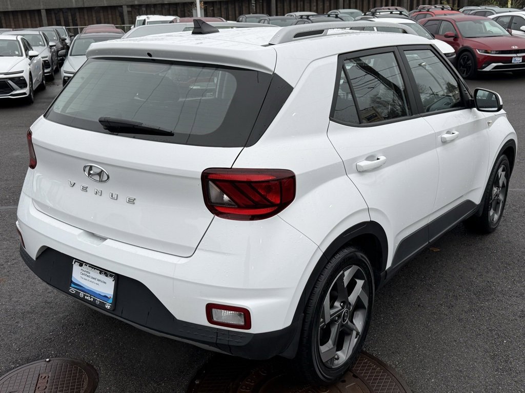 Certified 2022 Hyundai Venue SEL image 5
