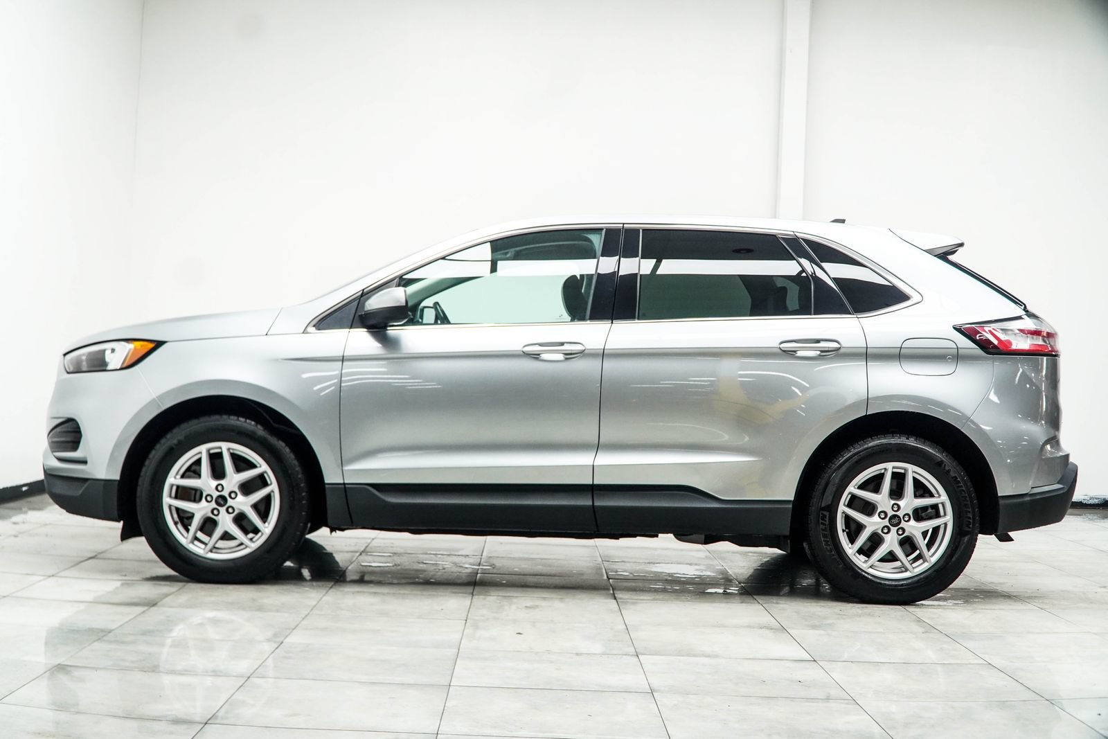 Used 2023 Ford Edge SEL AWD/4WD image 10