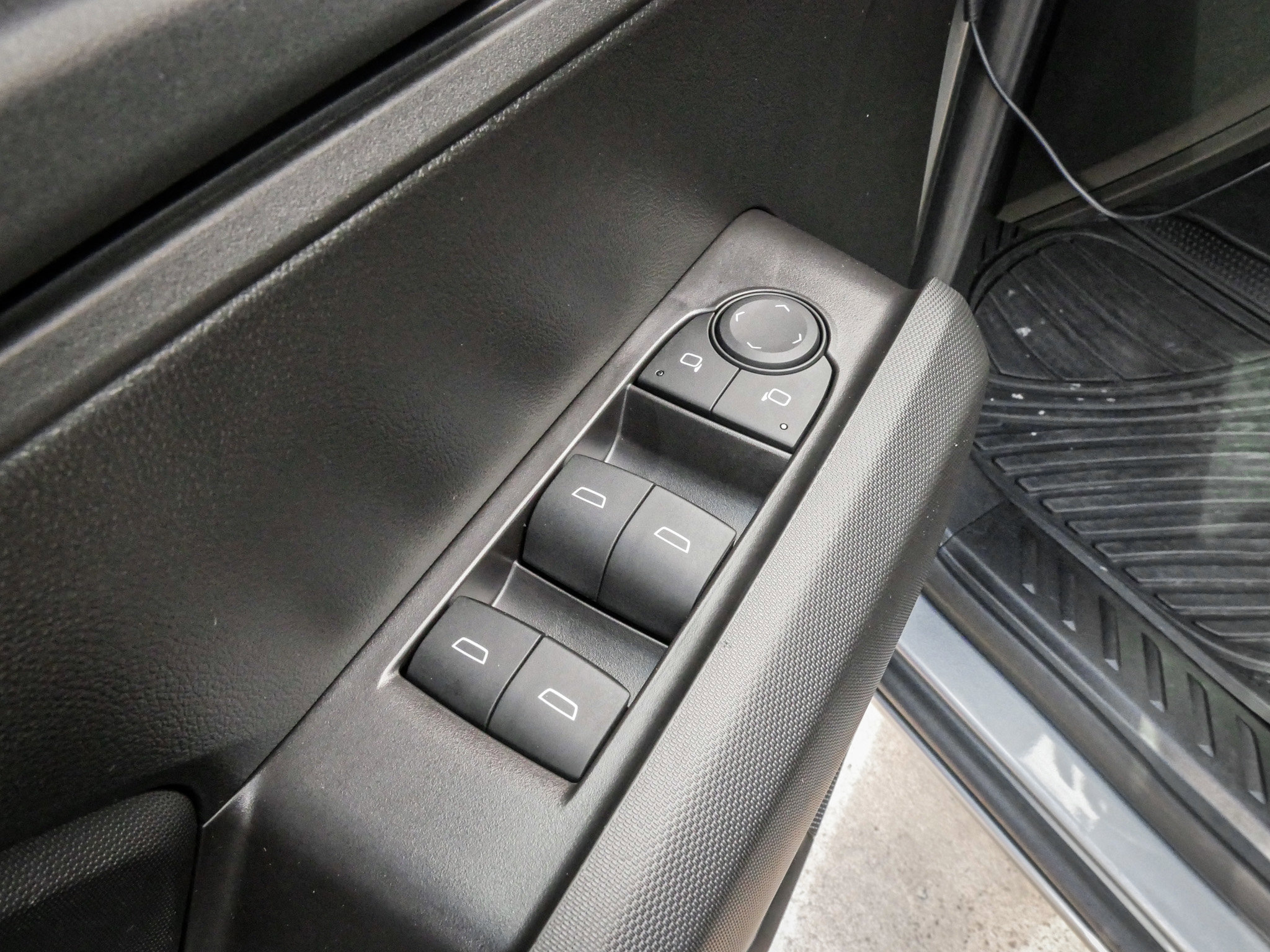 Used 2025 Chevrolet Colorado W/T w/ WT Custom Package image 15