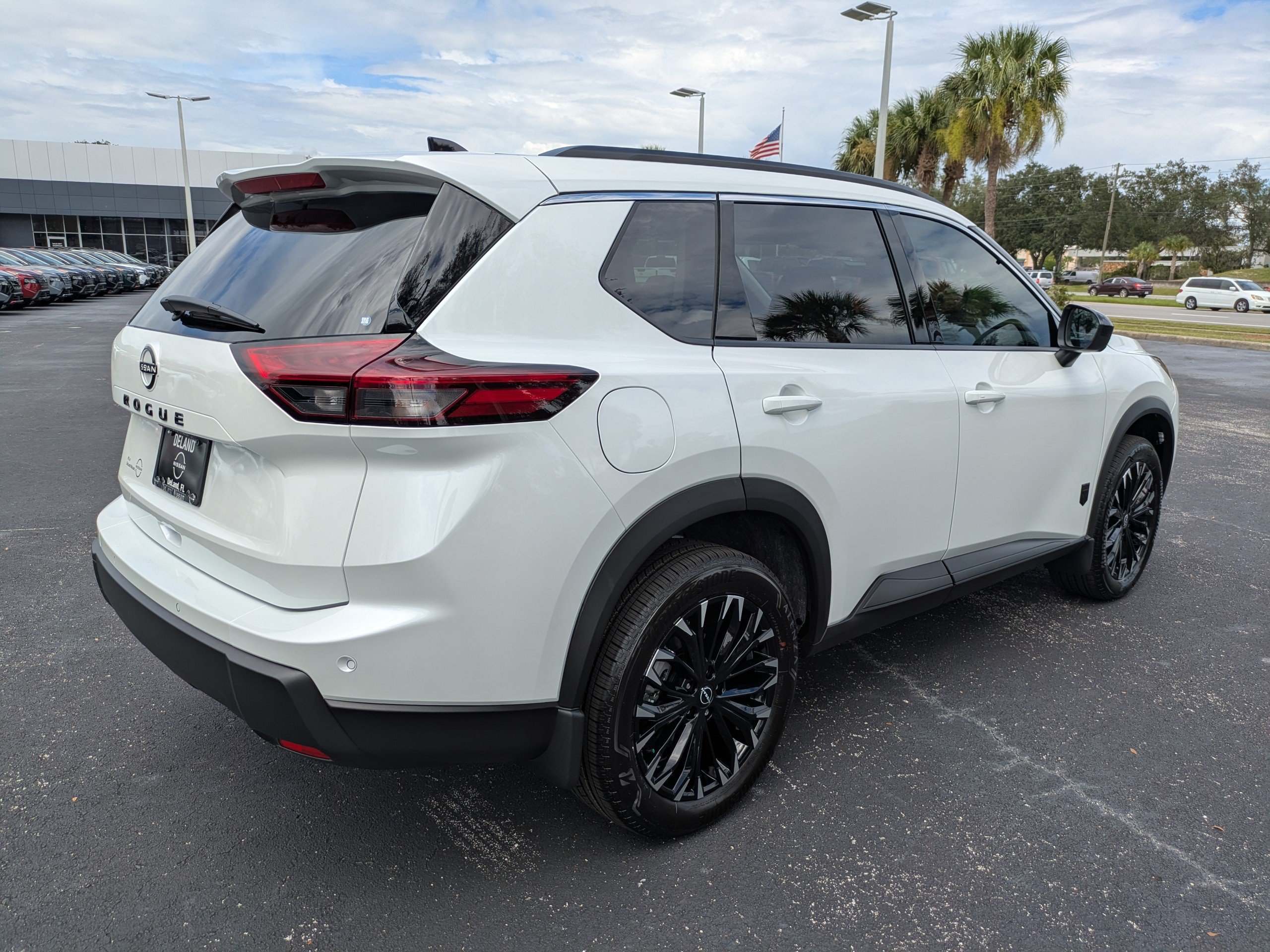 New 2026 Nissan Rogue Dark Armor FWD image 4