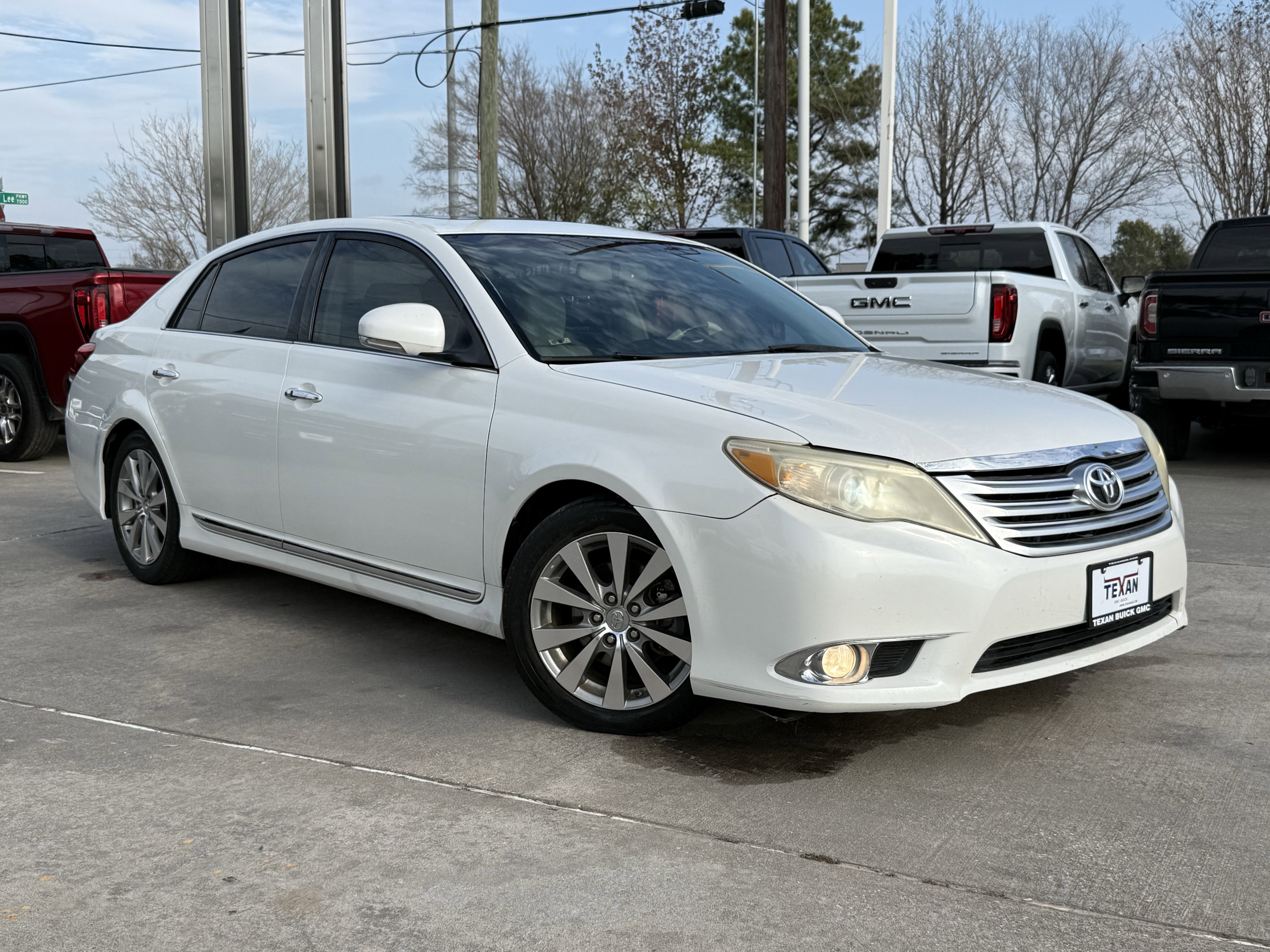 Used 2012 Toyota Avalon Limited video 2