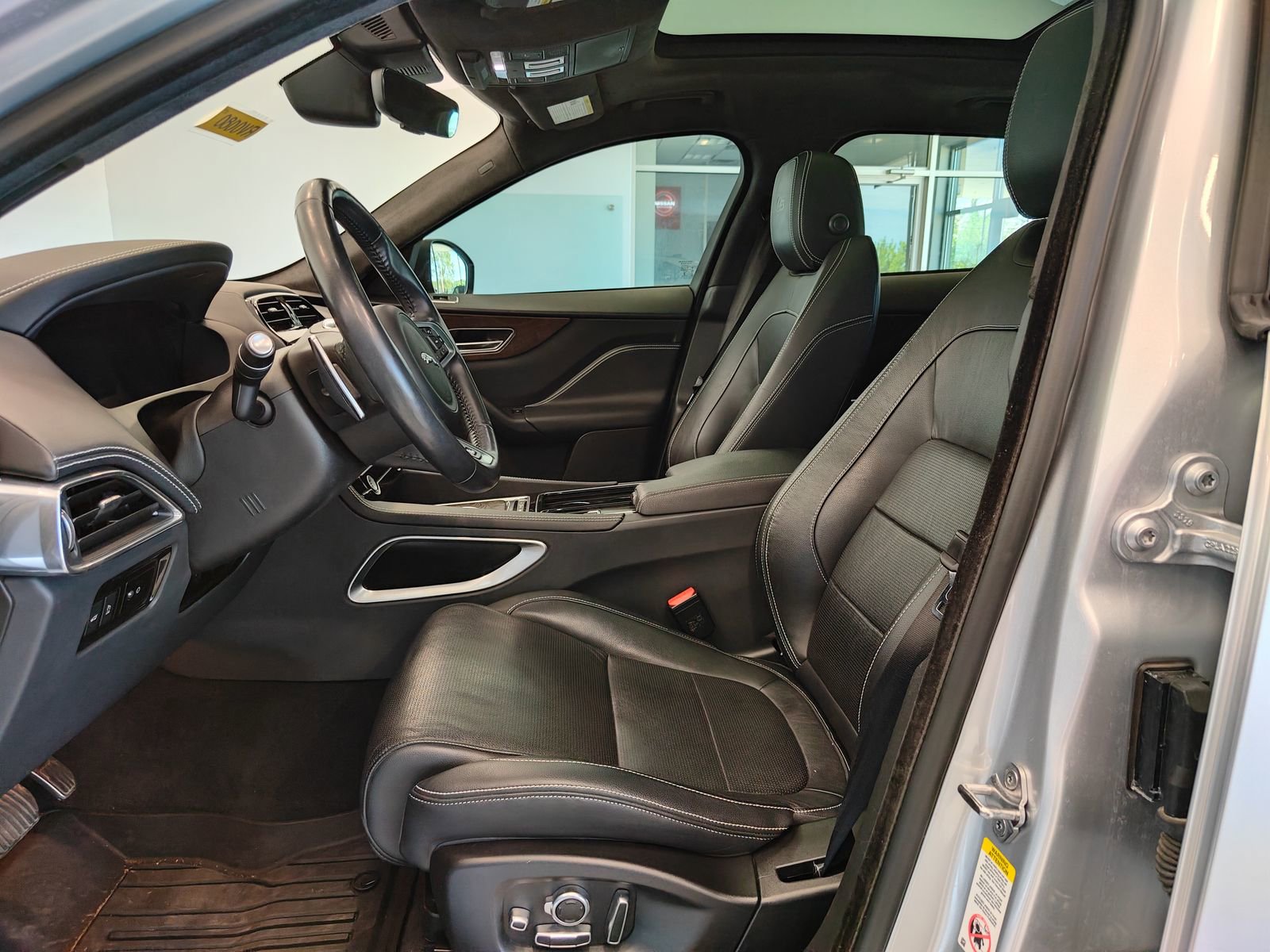 Used 2020 Jaguar F-PACE S AWD/4WD image 9