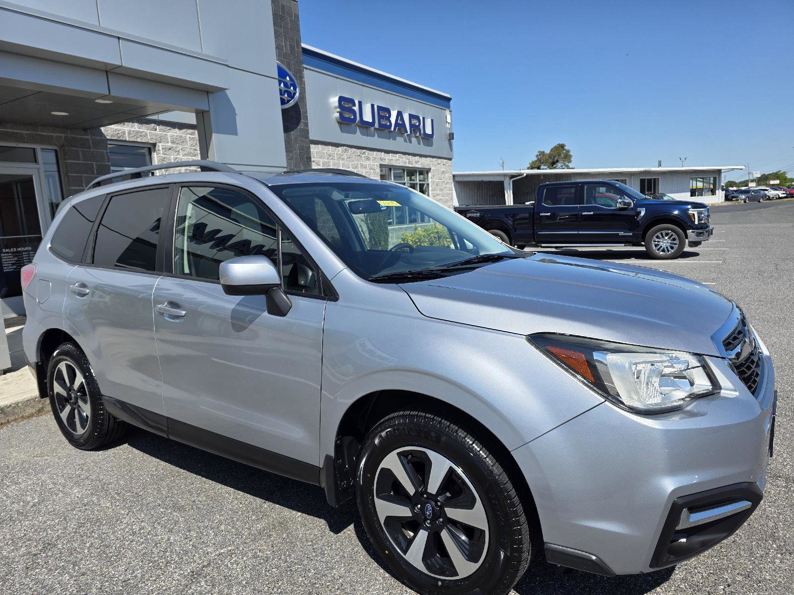 Used 2017 Subaru Forester 2.5i Premium AWD/4WD image 3