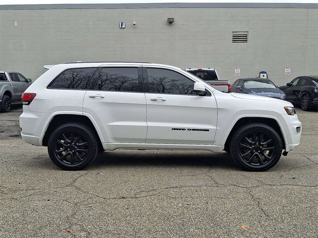 Used 2021 Jeep Grand Cherokee Laredo X image 32