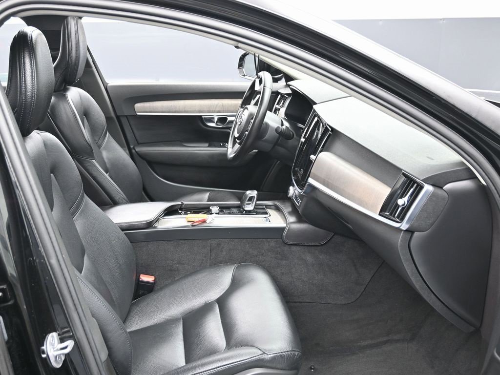 Used 2023 Volvo S90 B6 Plus w/ Protection Package Premier image 37