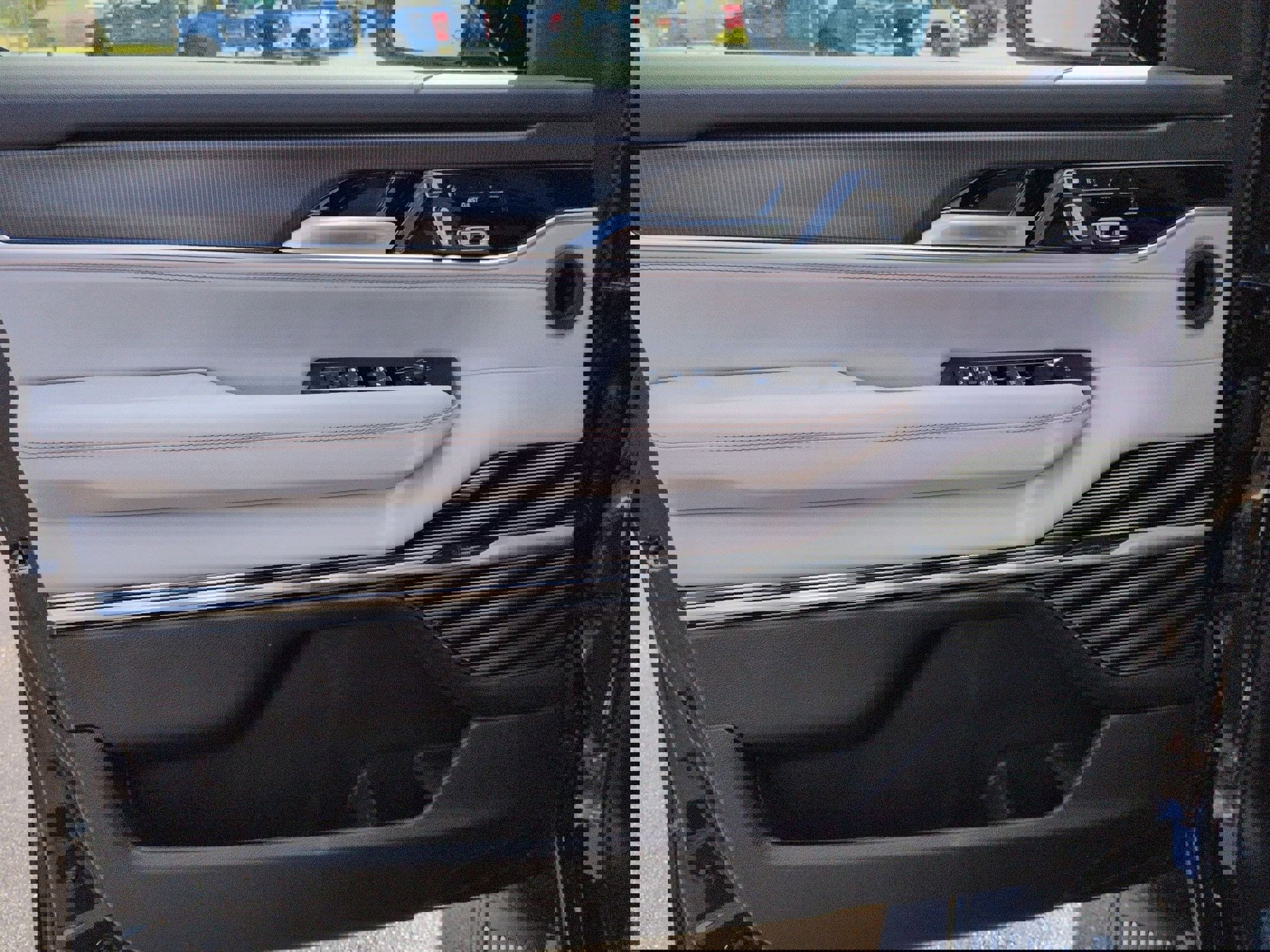 New 2026 Jeep Grand Wagoneer Summit w/ Premium Group III image 10