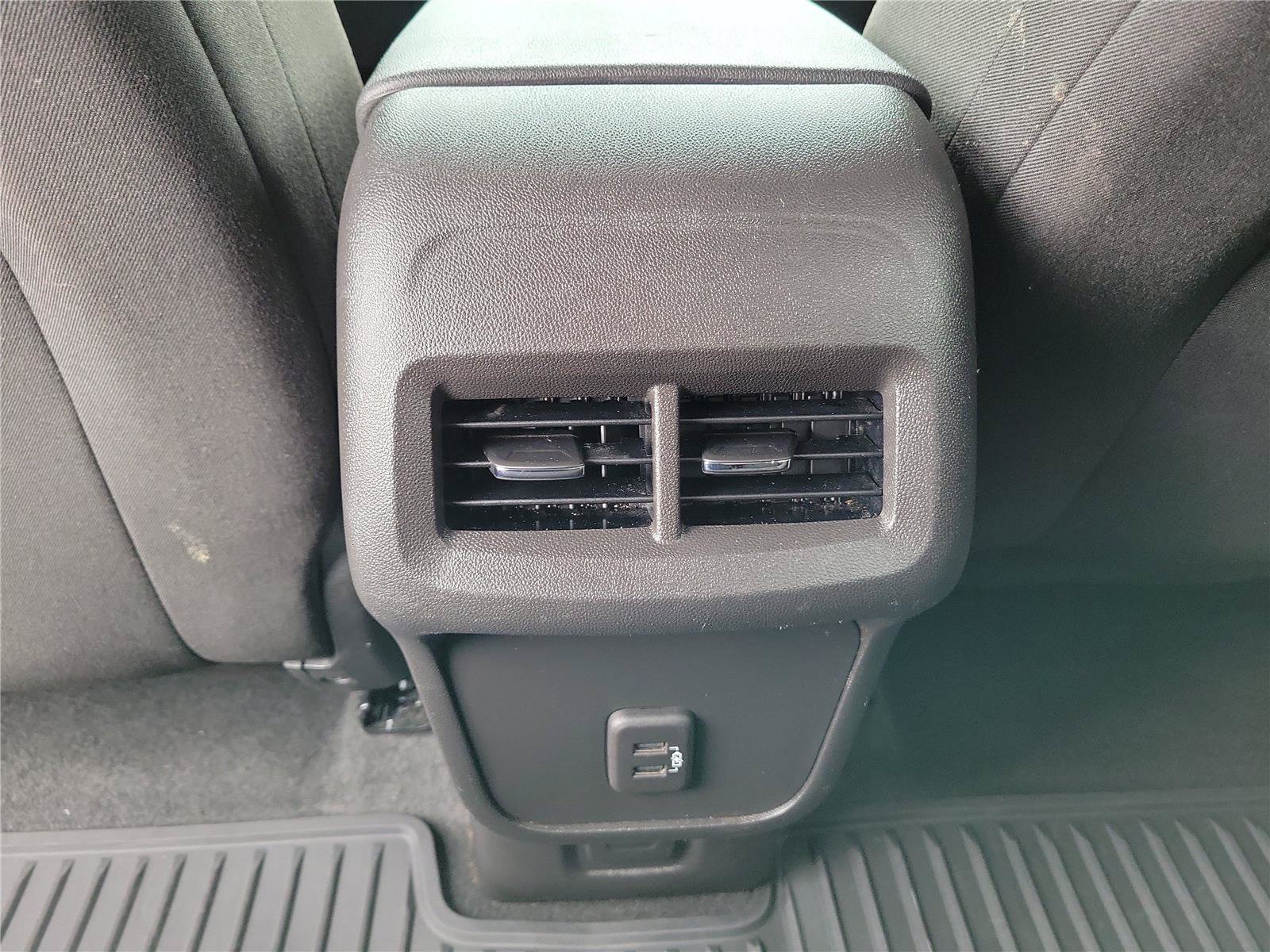 Used 2024 Chevrolet Equinox LT FWD image 14