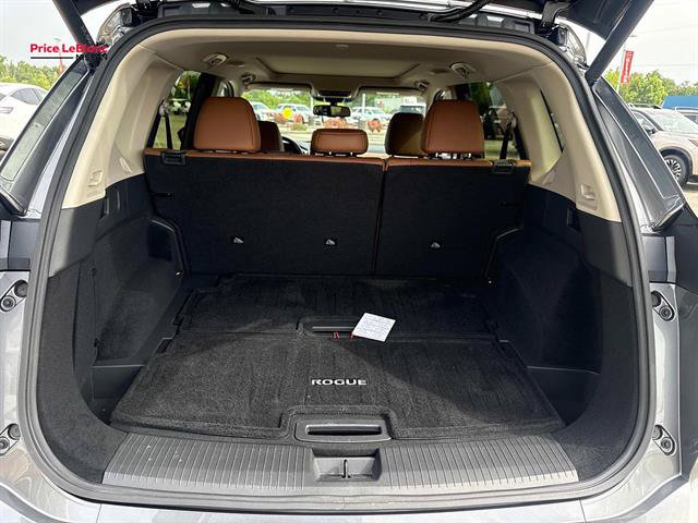 Used 2025 Nissan Rogue Platinum AWD/4WD image 8