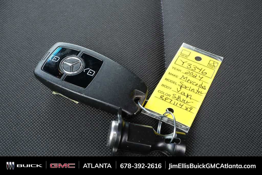 Used 2024 Mercedes-Benz Sprinter 2500 image 37