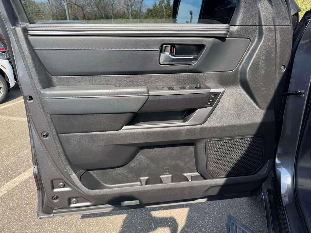 Used 2023 Toyota Tundra Platinum image 18