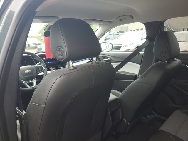 Used 2025 Chevrolet Trax LT w/ Driver Confidence Package FWD image 9