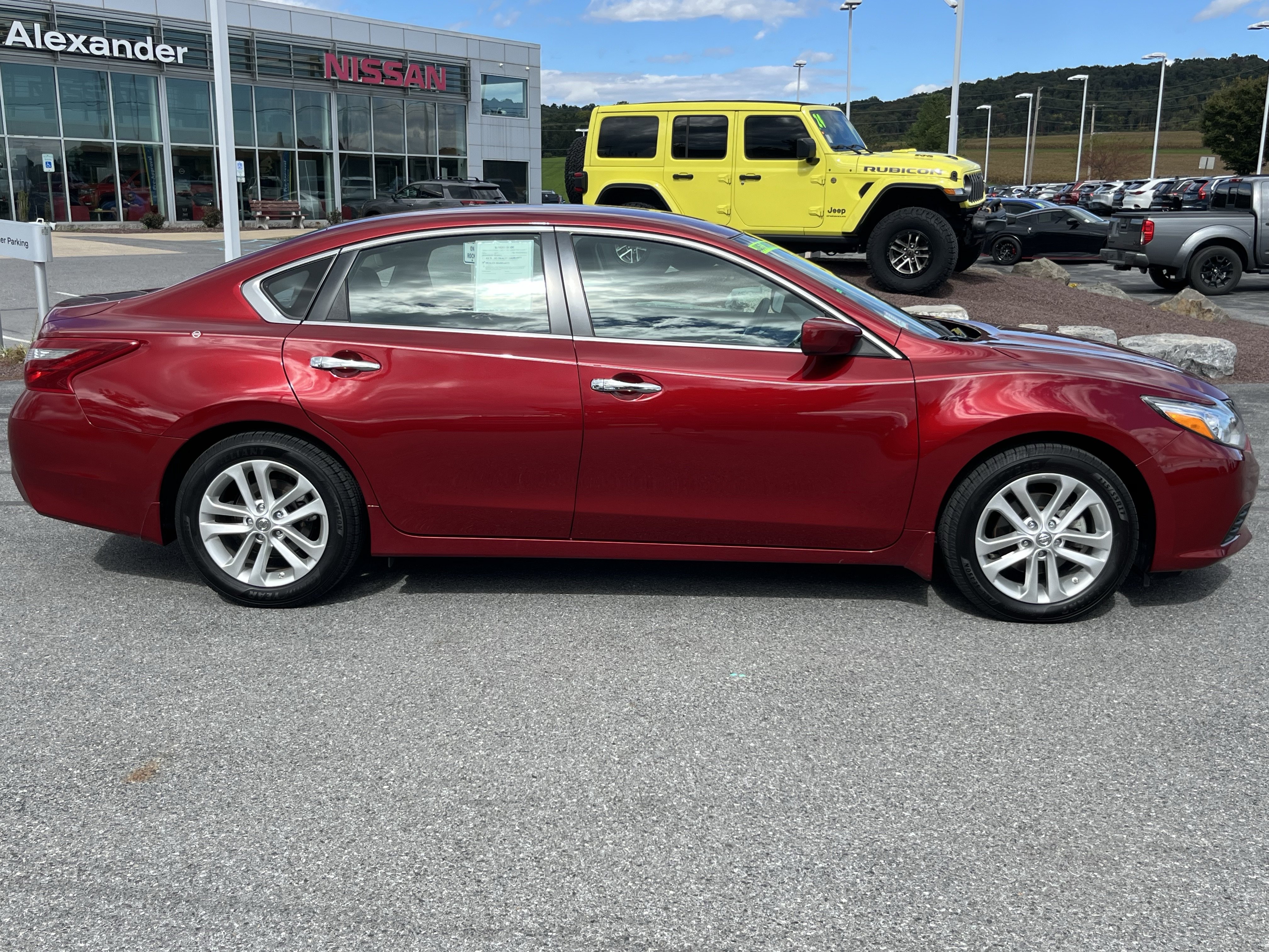 Used 2018 Nissan Altima 2.5 S w/ S Convenience Package FWD image 2