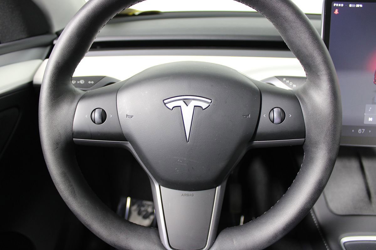Used 2024 Tesla Model Y Long Range image 11