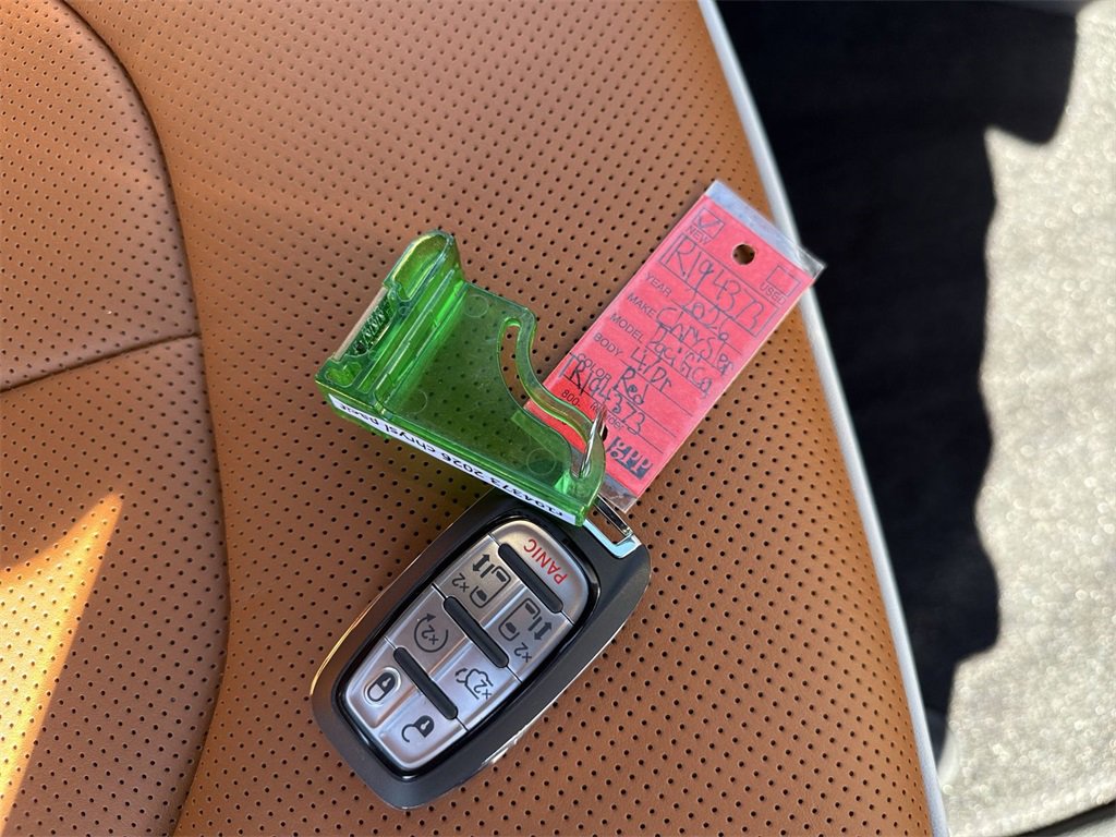 New 2026 Chrysler Pacifica Pinnacle image 33