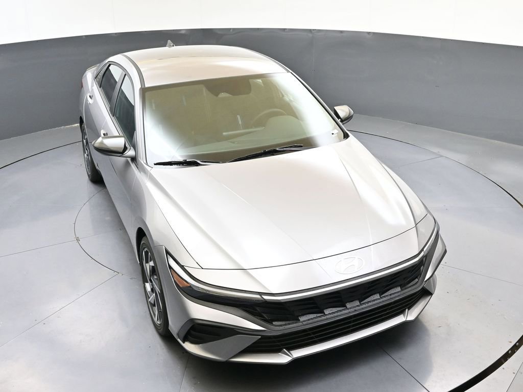 Certified 2025 Hyundai Elantra Sport FWD image 42