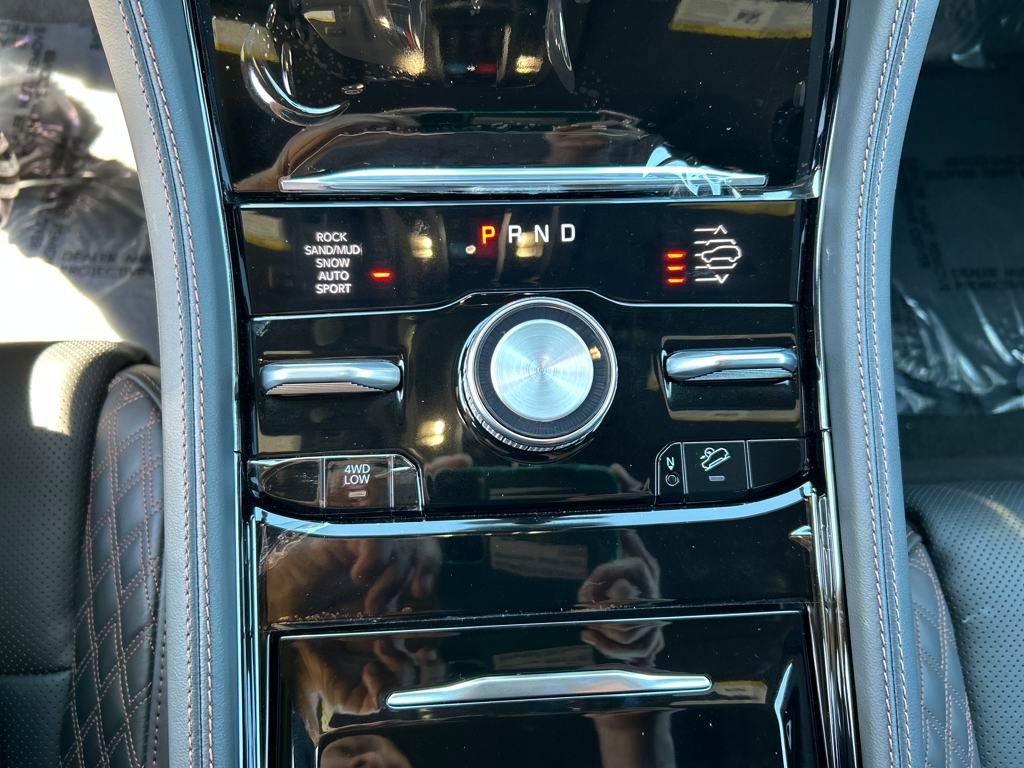 New 2025 Jeep Grand Cherokee Summit image 17