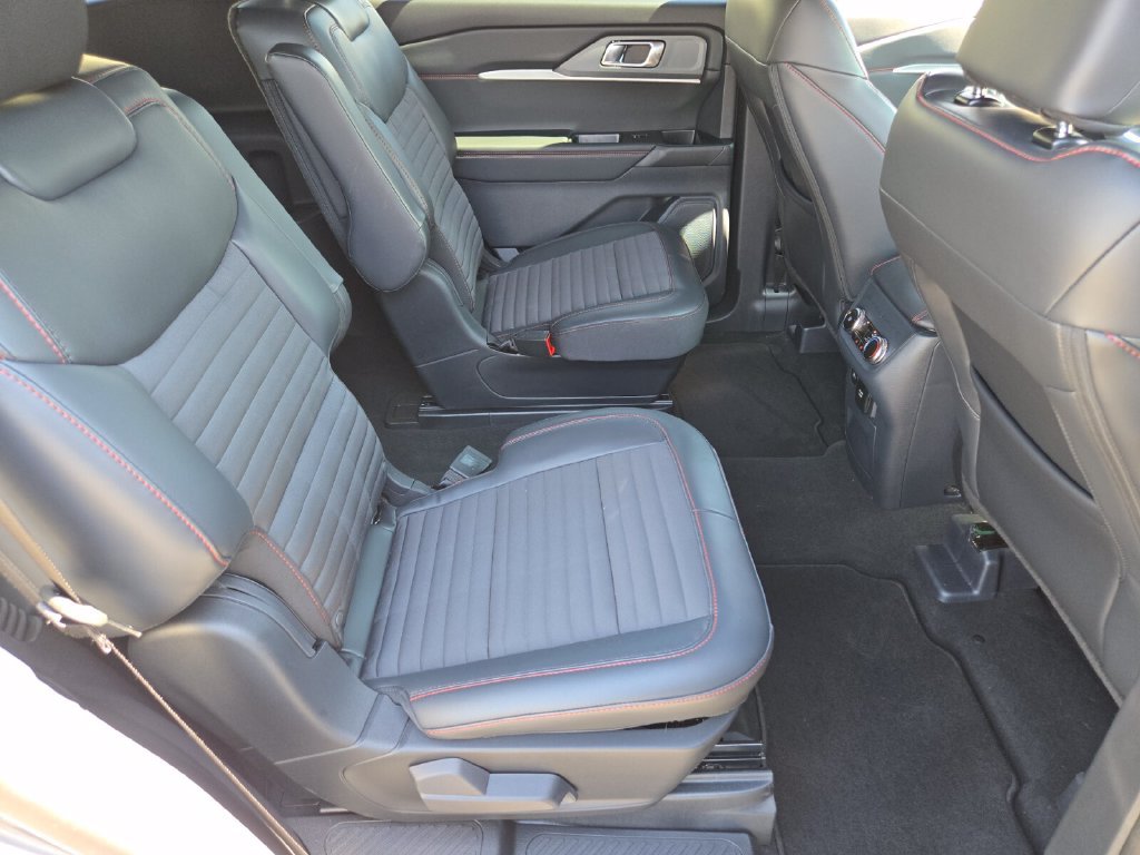 New 2026 Ford Explorer ST-Line w/ ST-Line Street Pack RWD image 15