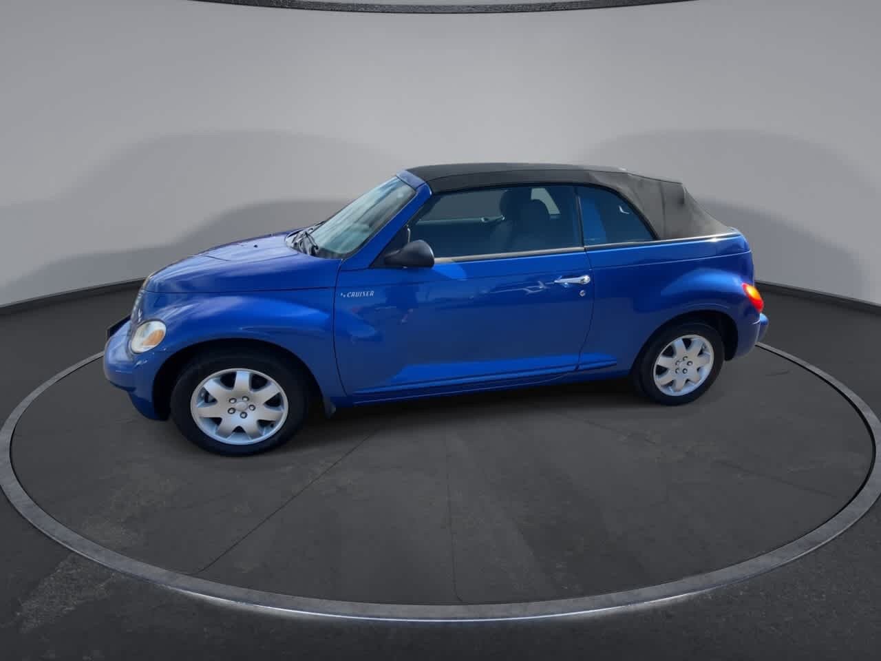Used 2005 Chrysler PT Cruiser Touring FWD image 4