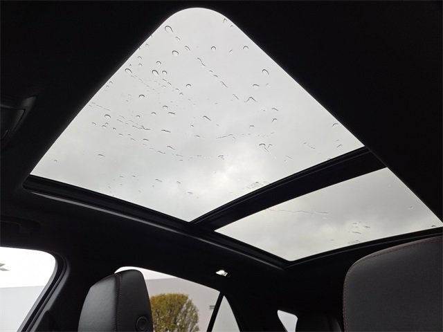 Used 2023 Chevrolet Equinox RS w/ LPO, Floor Liner Package image 3