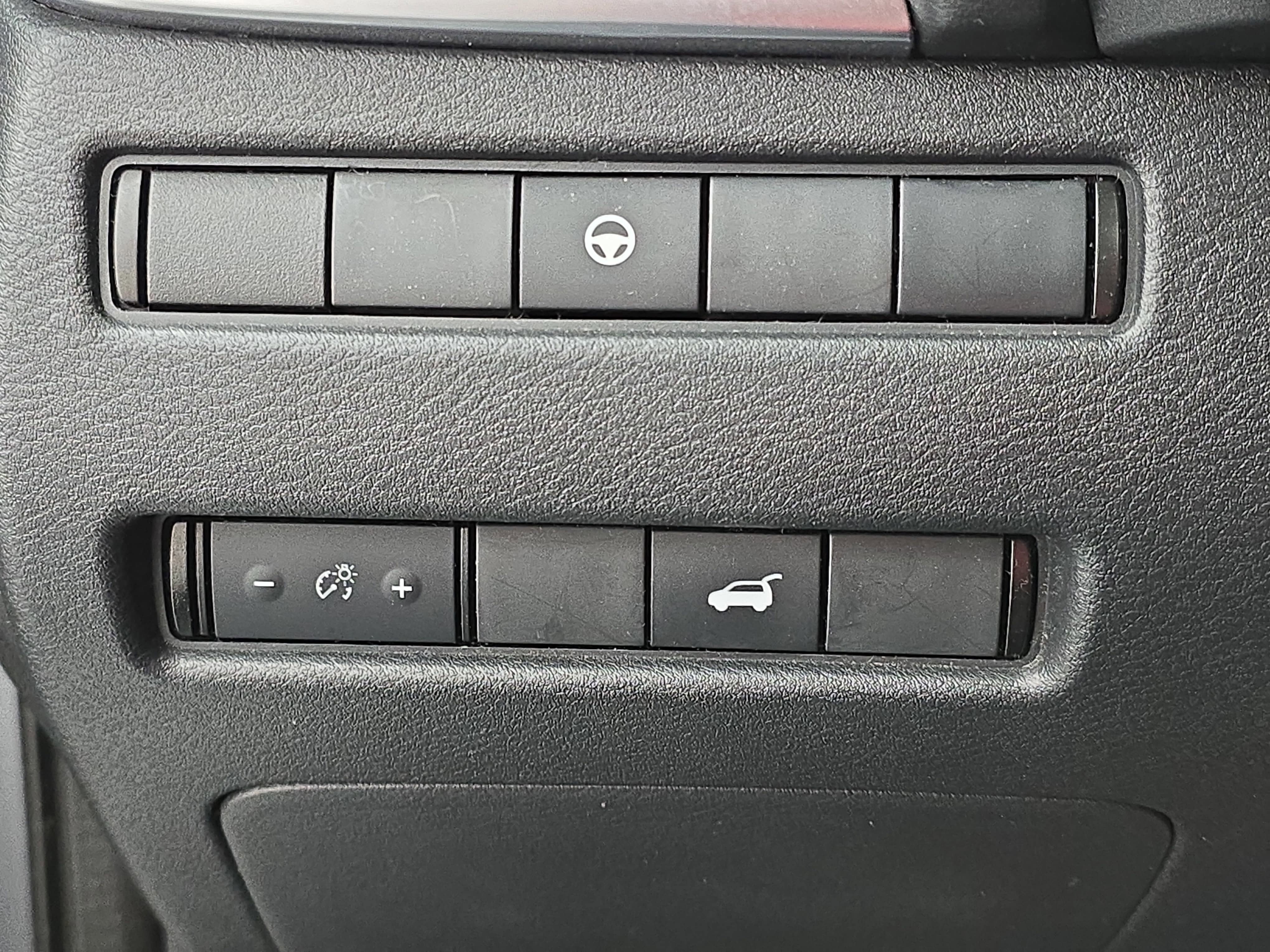 Used 2021 Nissan Rogue SV w/ Premium Package FWD image 25