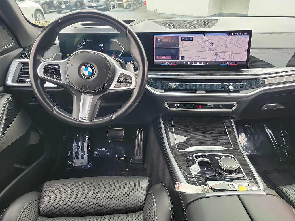 Used 2024 BMW X5 sDrive40i w/ M Sport Package RWD image 11