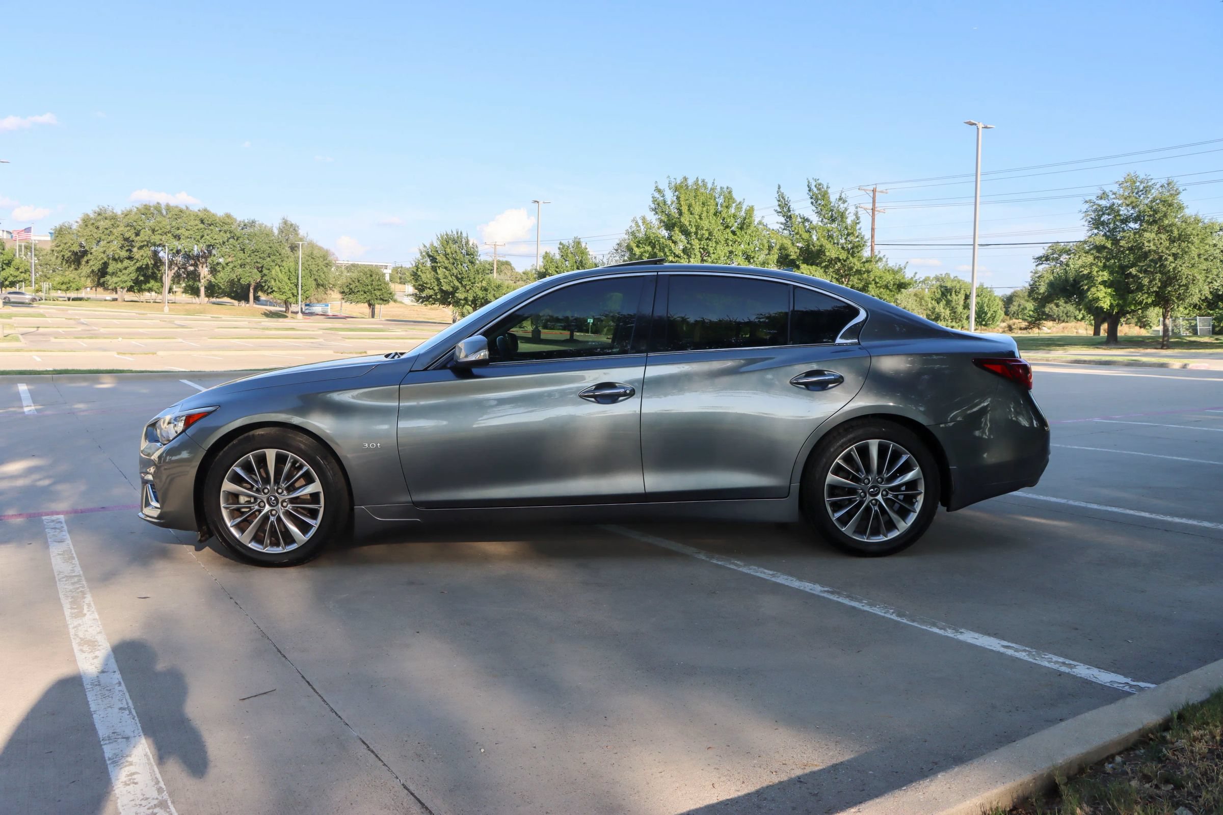 Used 2018 INFINITI Q50 Luxe RWD image 4