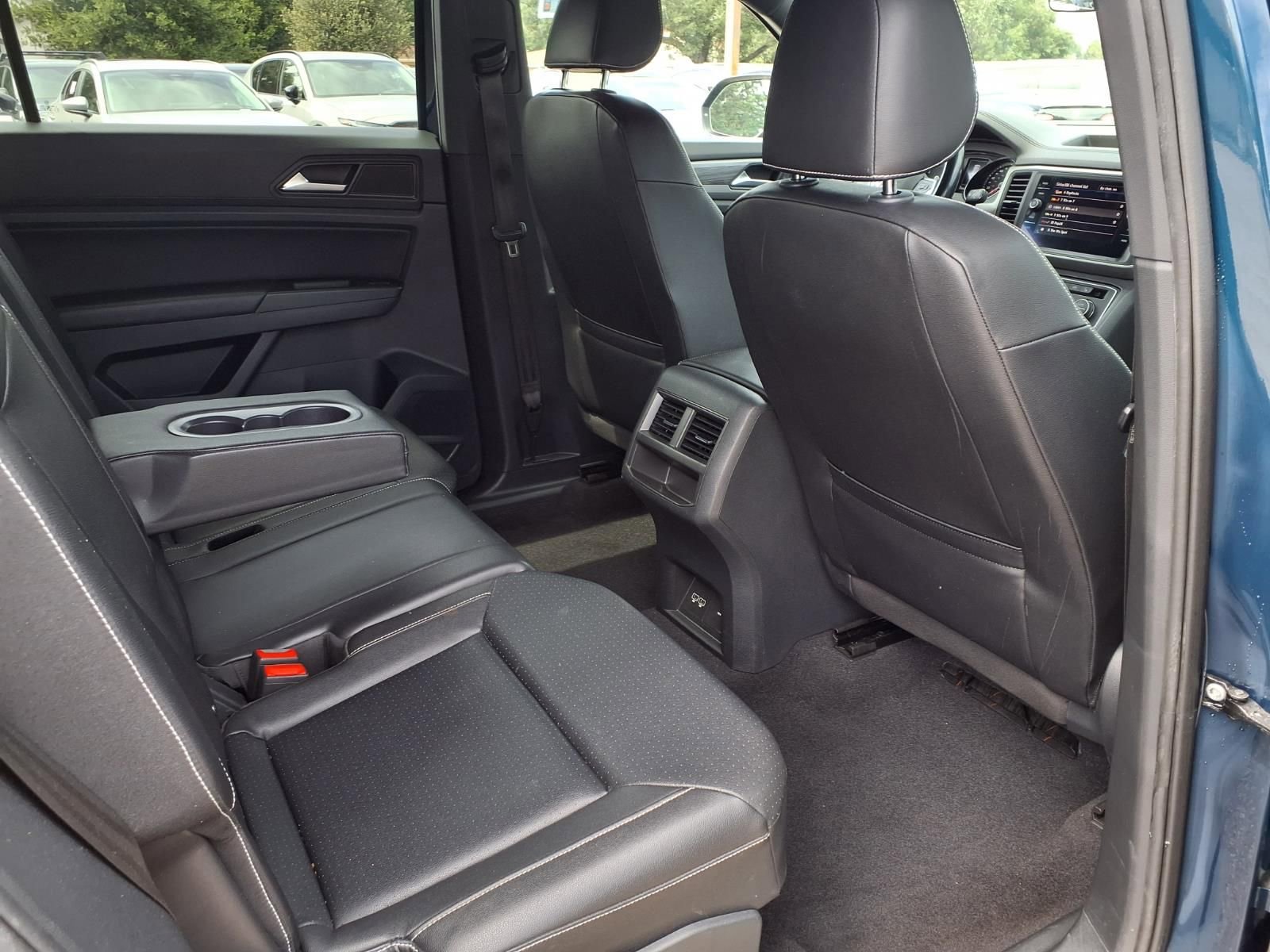 Used 2020 Volkswagen Atlas Cross Sport SE w/ Panoramic Sunroof Package image 22