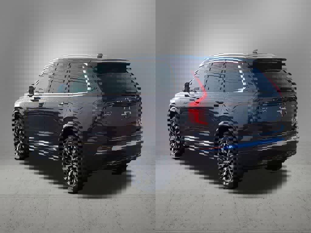 New 2026 Volvo XC90 B5 Core w/ Protection Package Premier image 4