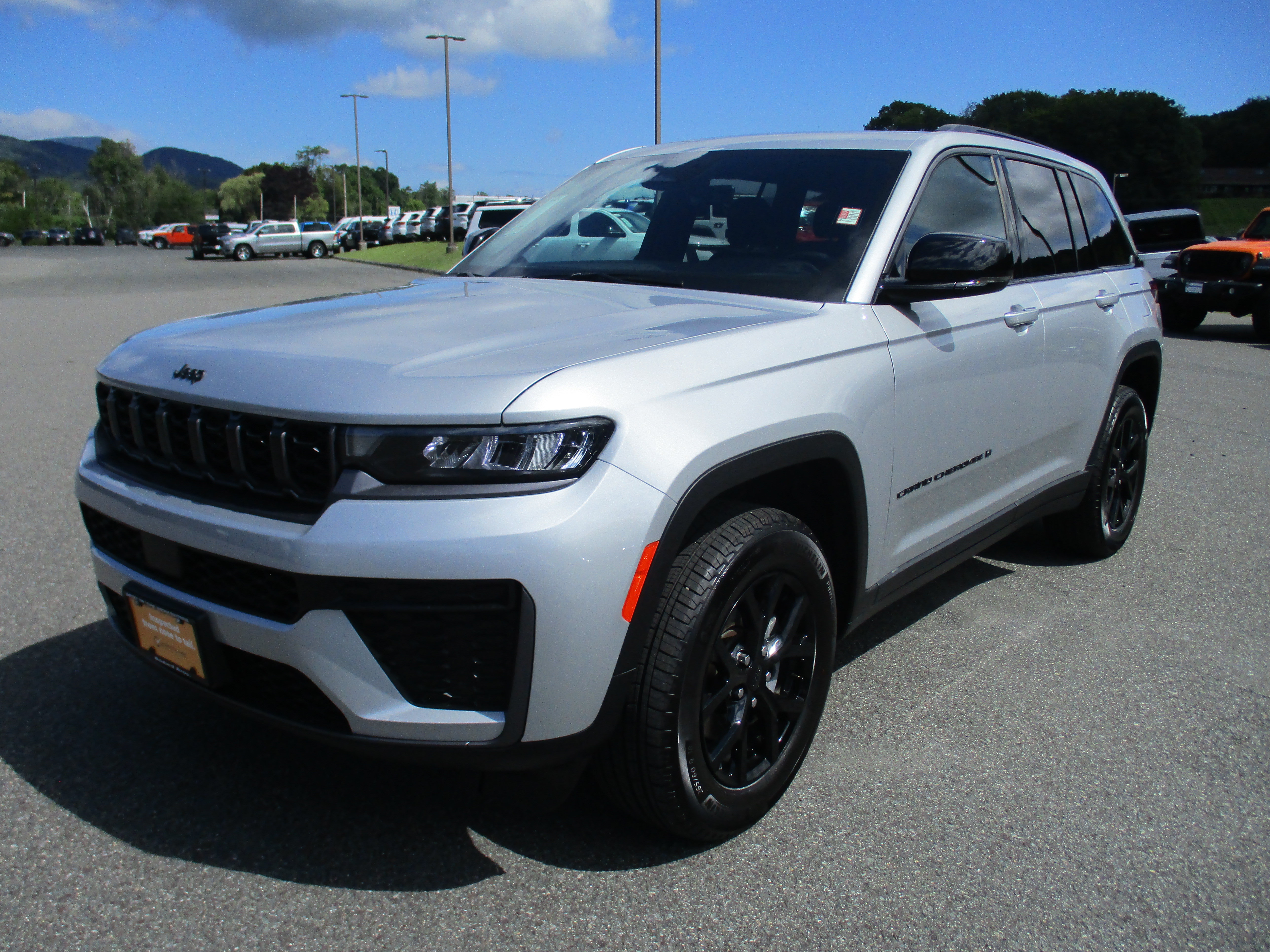 Used 2026 Jeep Grand Cherokee Altitude