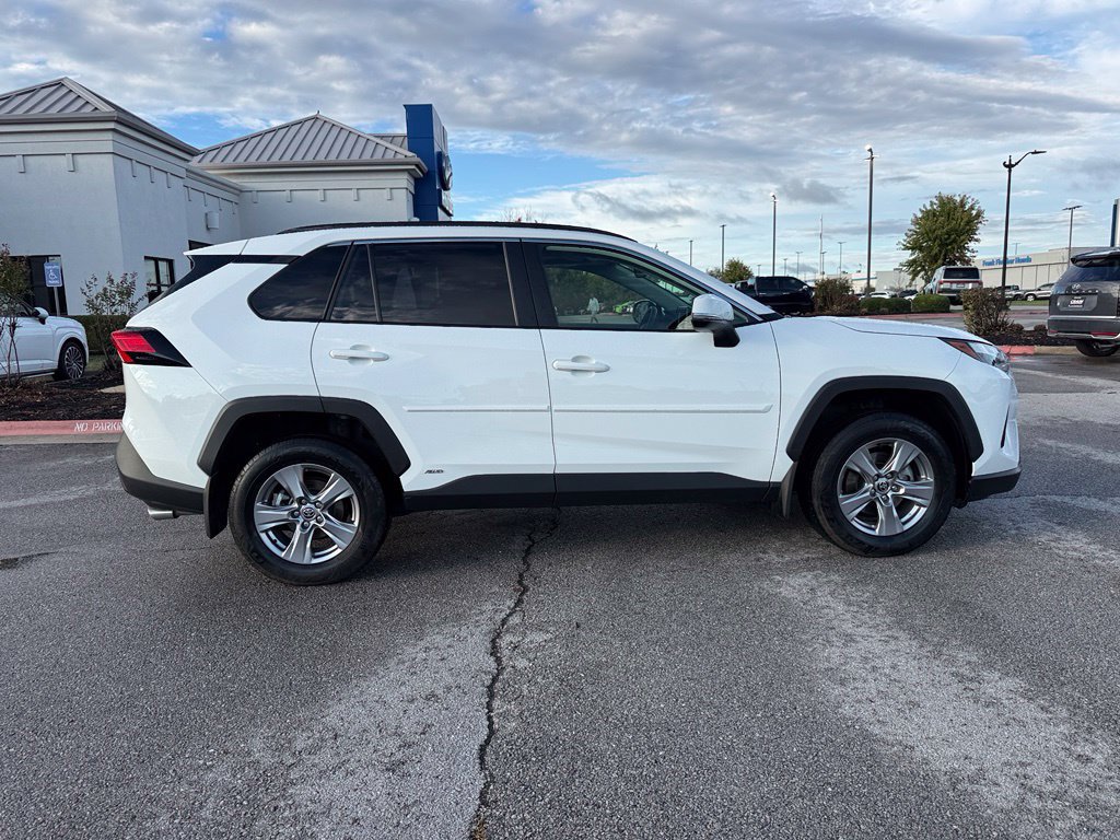 Used 2022 Toyota RAV4 XLE w/ Convenience Package AWD/4WD image 8