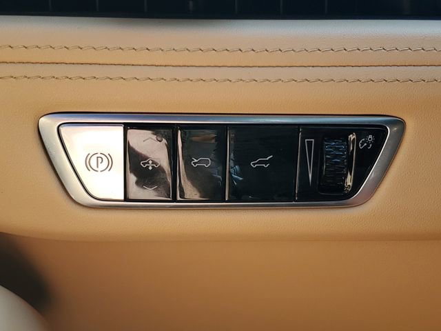Used 2025 Cadillac Escalade IQ Sport 2 w/ LPO, ONYX Package AWD/4WD image 21