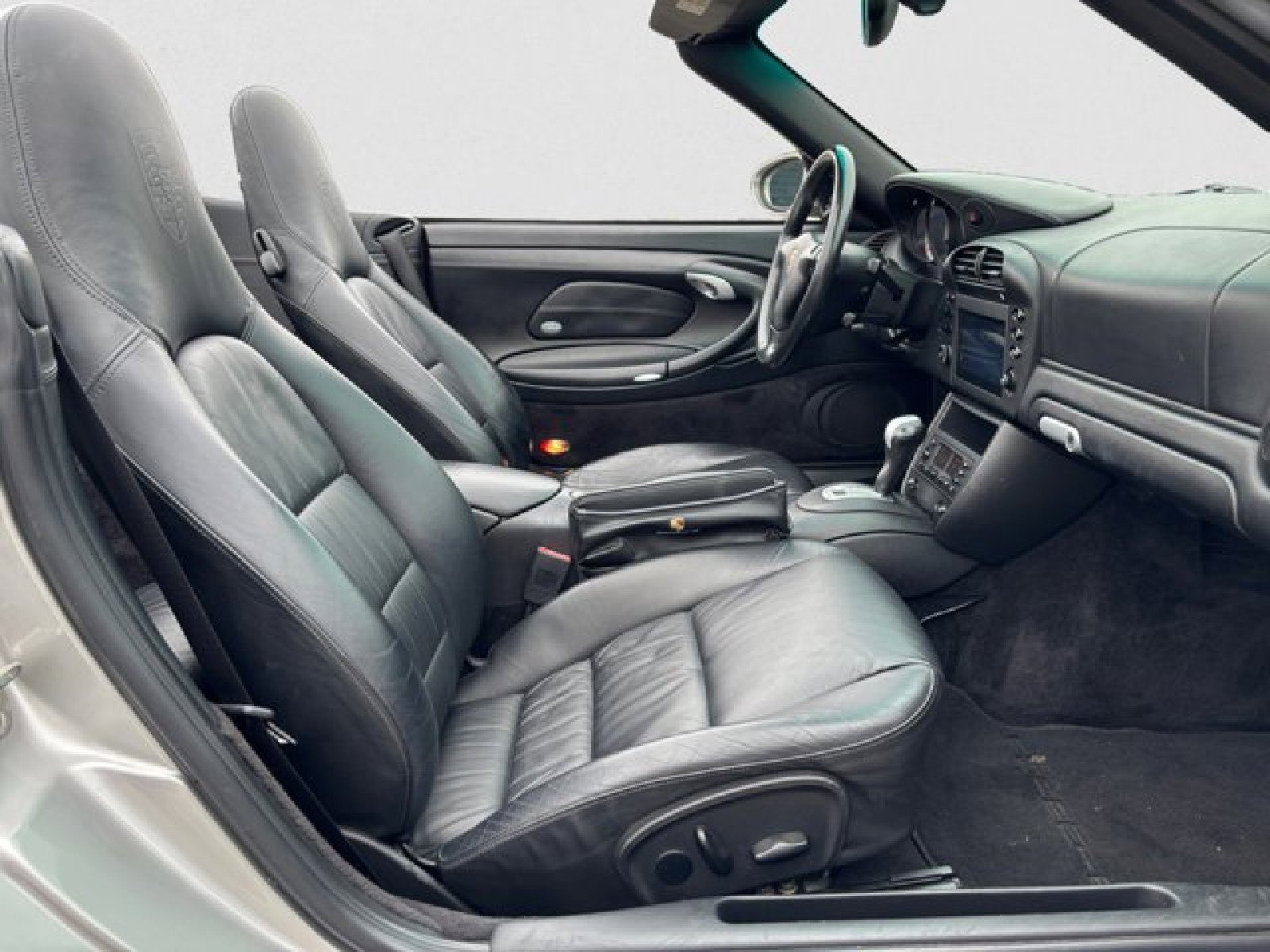 Used 2004 Porsche 911 Carrera 4S image 18