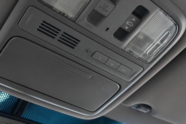 Used 2010 Honda Pilot Touring image 34