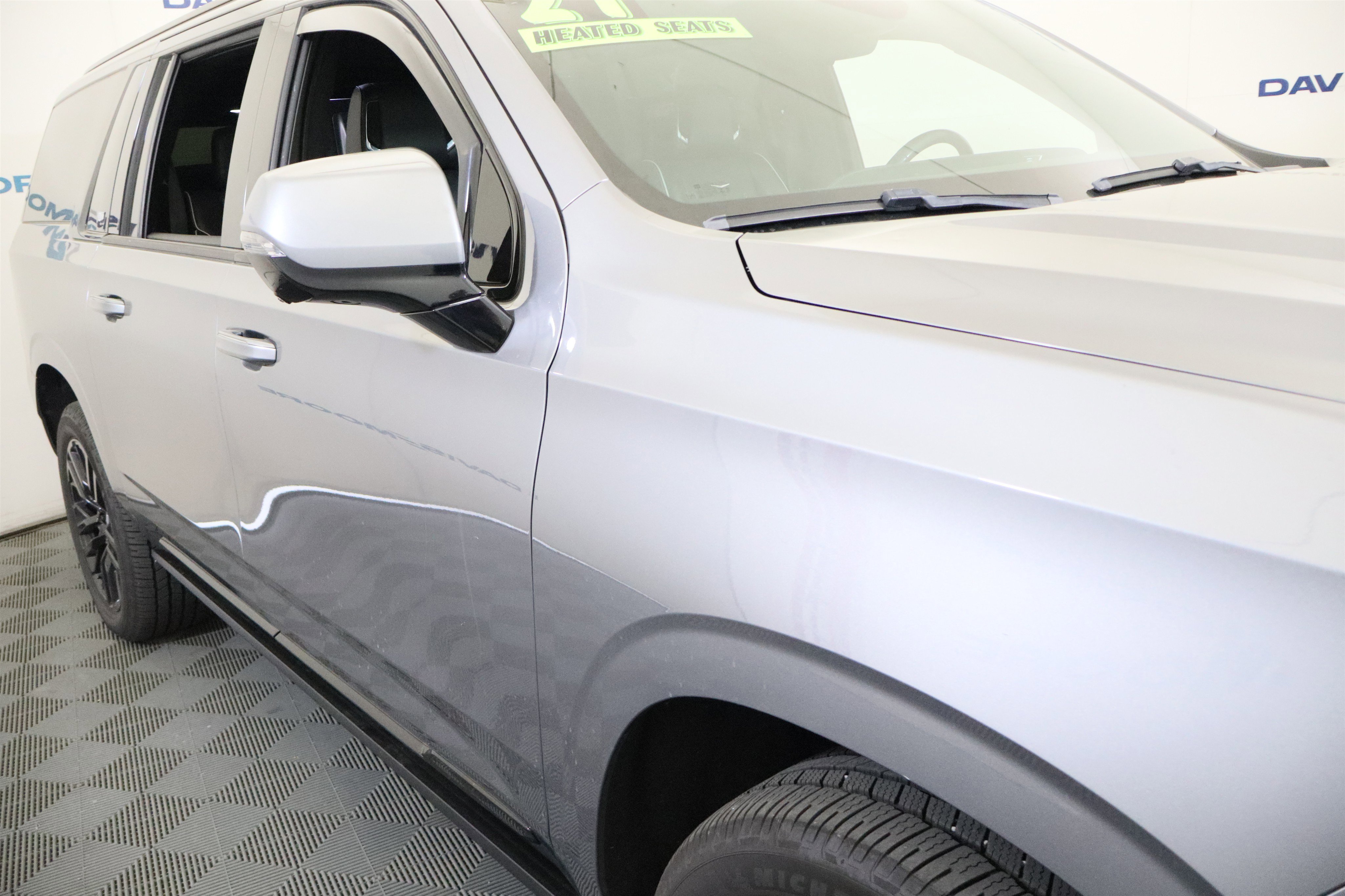 Used 2021 Cadillac Escalade ESV Sport w/ Driver Assist Tech Package AWD/4WD image 4