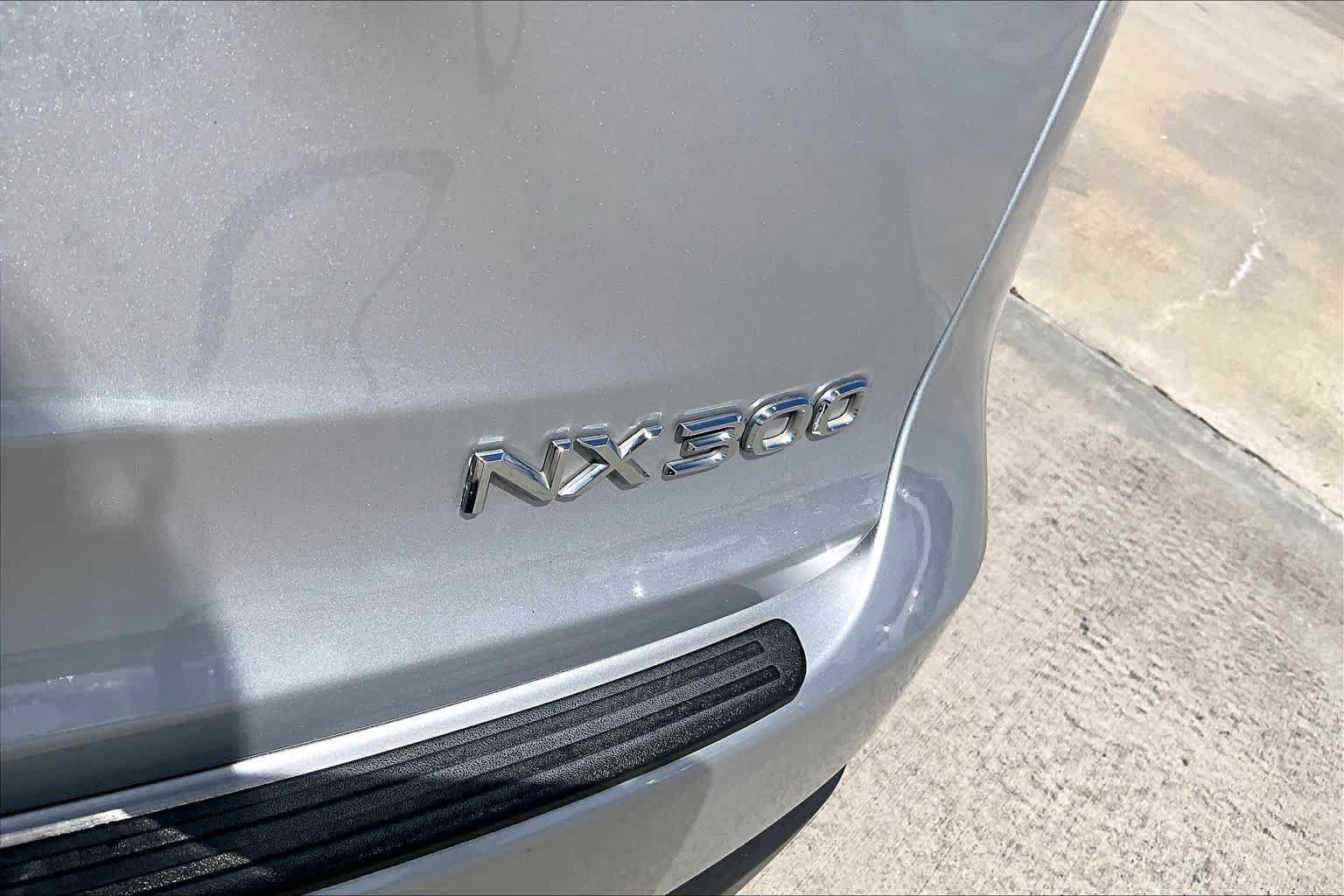 Used 2018 Lexus NX 300 FWD w/ Premium Package image 9