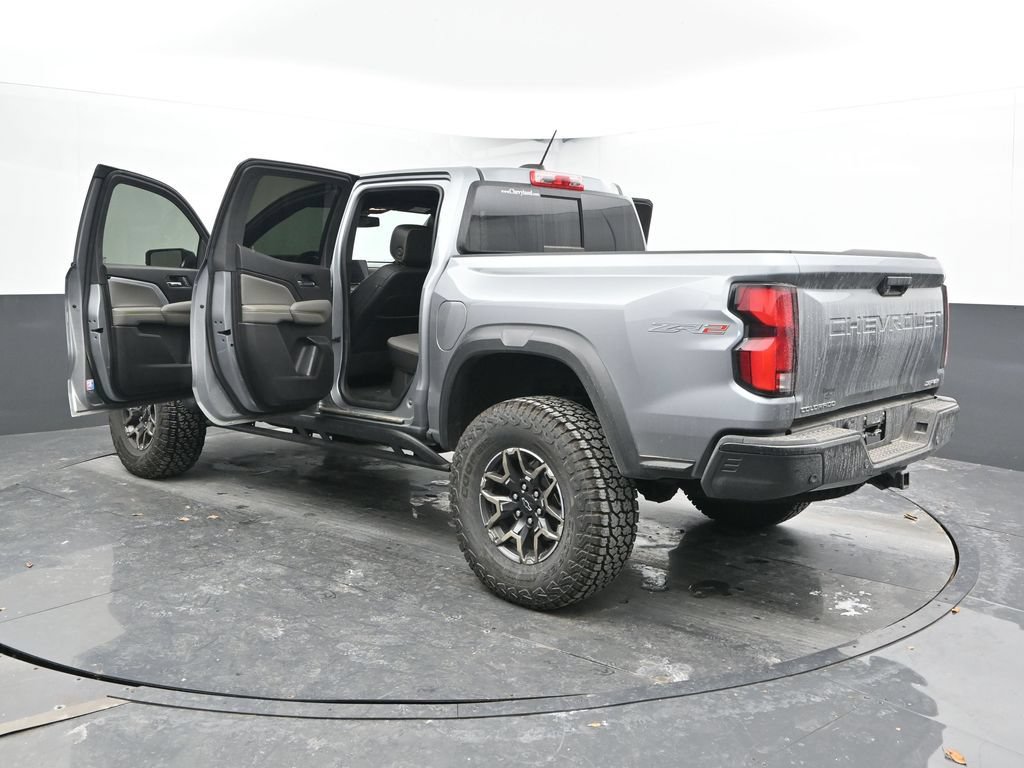 Used 2024 Chevrolet Colorado ZR2 w/ ZR2 Convenience Package III AWD/4WD image 50