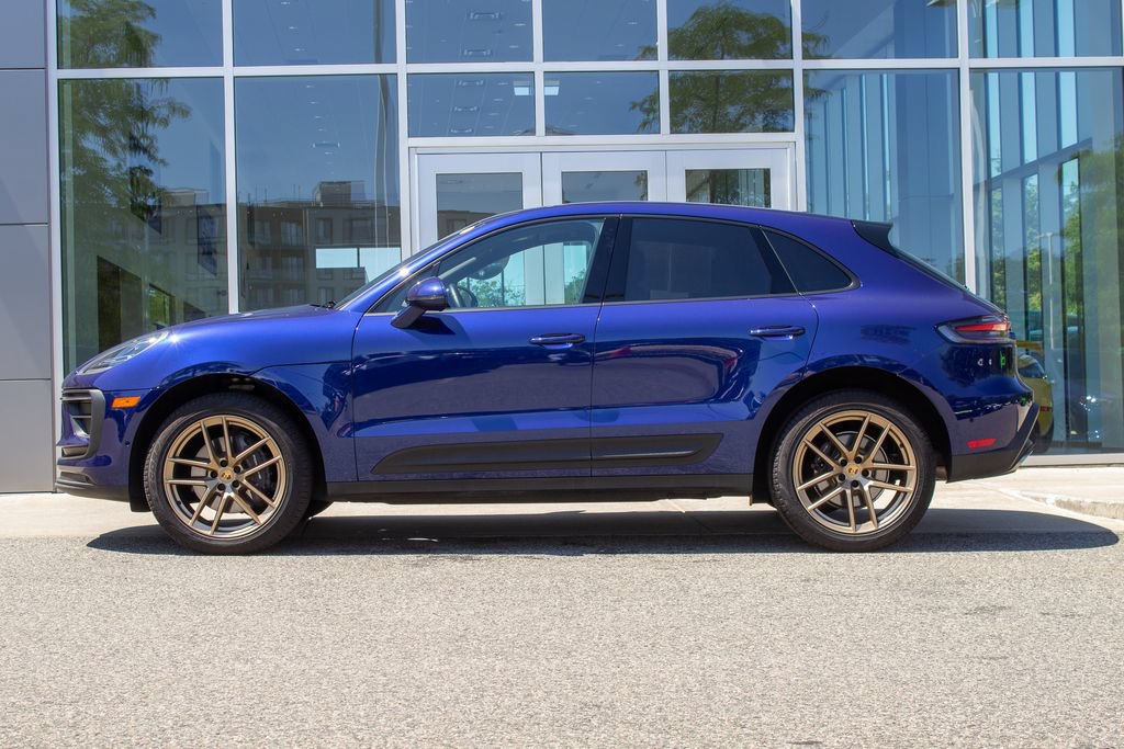 Used 2025 Porsche Macan AWD/4WD image 7