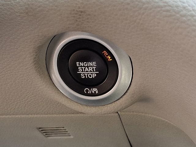 Used 2024 Chrysler Pacifica Limited image 16