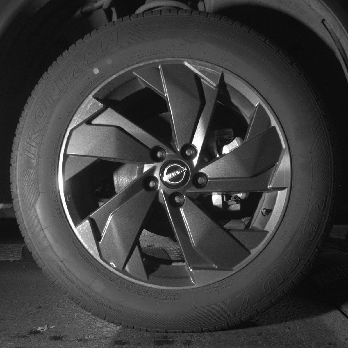 Used 2025 Nissan Rogue SV image 13