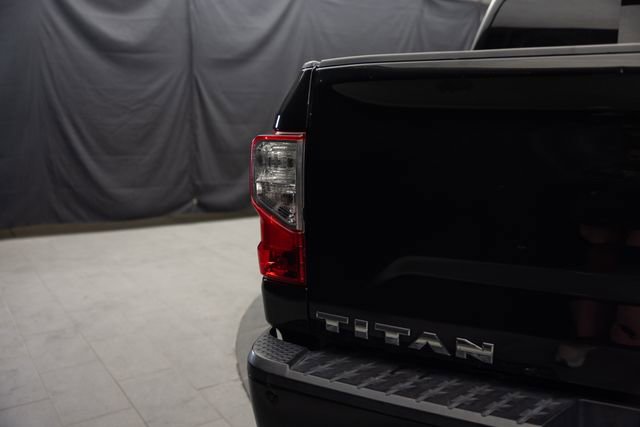 Used 2019 Nissan Titan PRO-4X w/ Pro-4x Convenience Package image 9