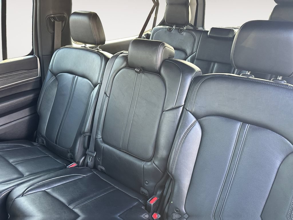 Used 2024 Jeep Wagoneer L Series III w/ Flexible Seating Group AWD/4WD image 13