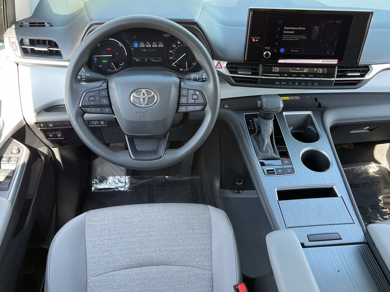 Used 2025 Toyota Sienna LE FWD image 10