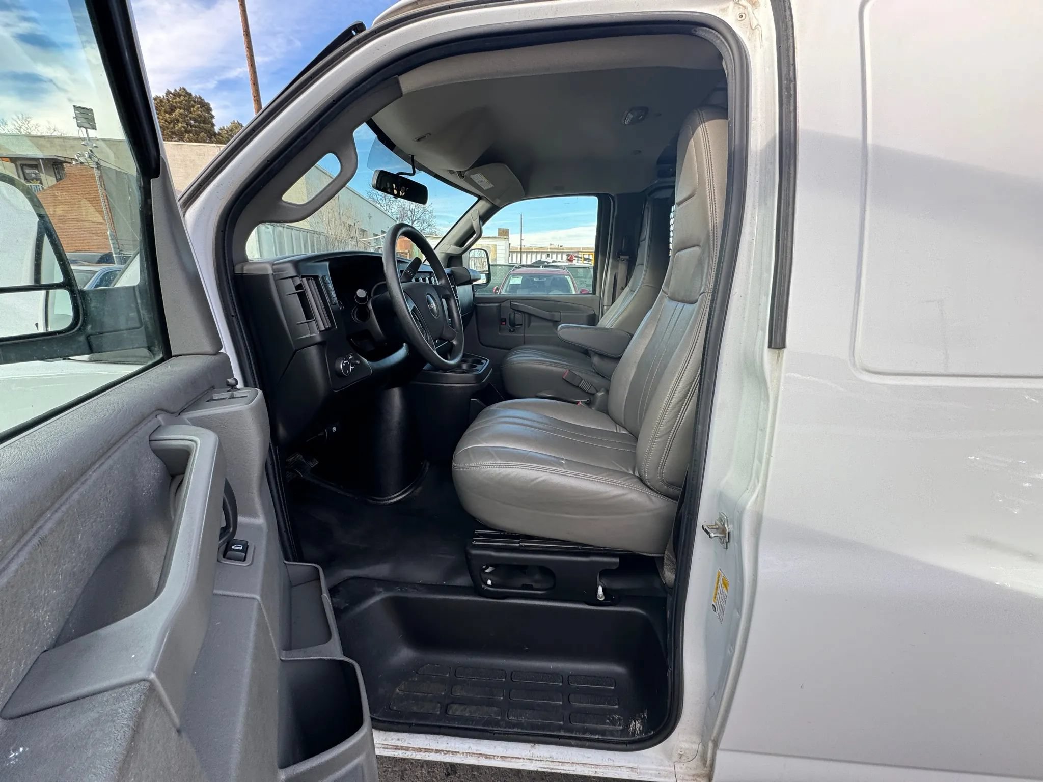 Used 2021 GMC Savana 2500 w/ Driver Convenience Package RWD image 15